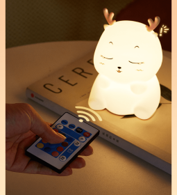 Deer Silicone Pat Lamp Nursing Seven-color Night Light (Option: Remote control)